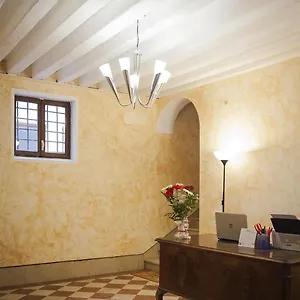 Porta Orientalis Apartahotel